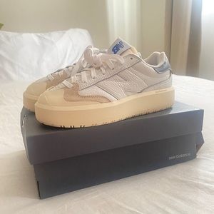 NWT NEW BALANCE
White CT302 Sneakers